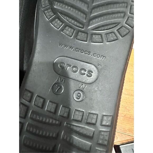 Crocs Women's Classic Crush Platform Sandal Black - Picture 8 of 8